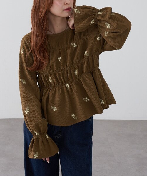 DISCOAT(ディスコート)の「花柄刺繍シャーリングブラウス(シャツ/ブラウス・レディース・ブラウン/アイボリー/ブラック・FREE)」の22枚目の写真