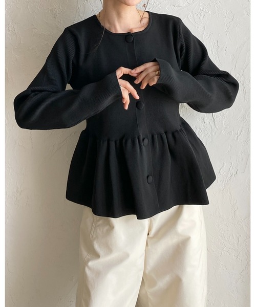 She's Closet(シーズクローゼット)の「長袖 前ボタン ペプラムニットカーディガン(カーディガン/ボレロ・レディース・ブラウン/アイボリー/チャコールグレー/ブラック・FREE)」の5枚目の写真