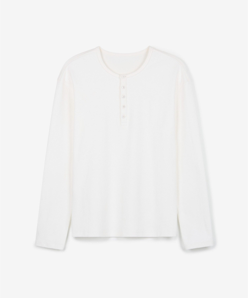 TNGT(ティーエヌジーティー)の「Ribbed Slim Fit Henley Neck Long Sleeve (Ivory) TNTS6F102IV(Tシャツ/カットソー・メンズ・その他・100/105/110/95)」の4枚目の写真
