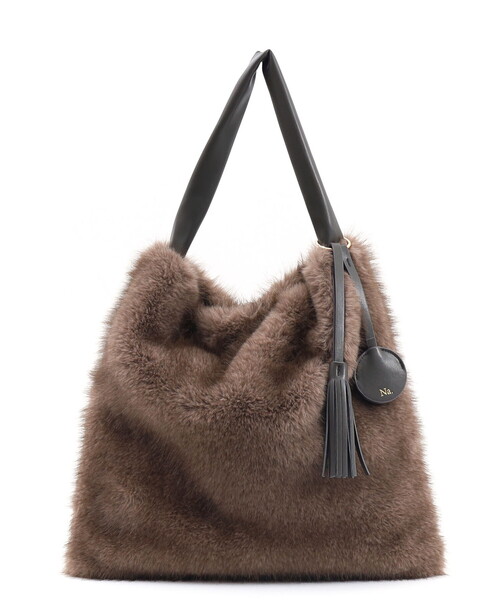 Nananoel(ナナノエル)の「FAKE FUR ONESHOULDER BAG/A4対応(ショルダーバッグ・レディース・モカ/グレー・FREE)」の5枚目の写真