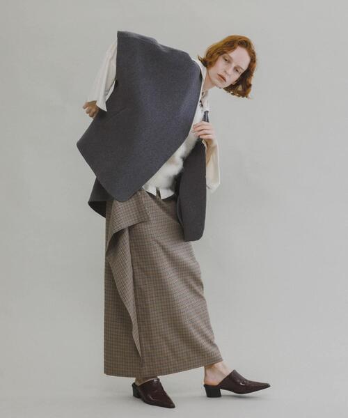 LAATO(ラート)の「rever poncho coat(ポンチョ・レディース・ボルドー/ライトグレー・FREE)」の3枚目の写真