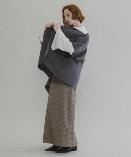 LAATO(ラート)の「rever poncho coat(ポンチョ・レディース・ボルドー/ライトグレー・FREE)」の4枚目の写真