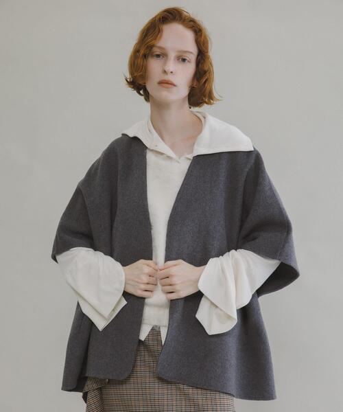 LAATO(ラート)の「rever poncho coat(ポンチョ・レディース・ボルドー/ライトグレー・FREE)」の8枚目の写真