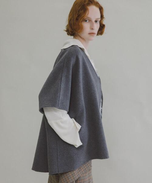 LAATO(ラート)の「rever poncho coat(ポンチョ・レディース・ボルドー/ライトグレー・FREE)」の9枚目の写真