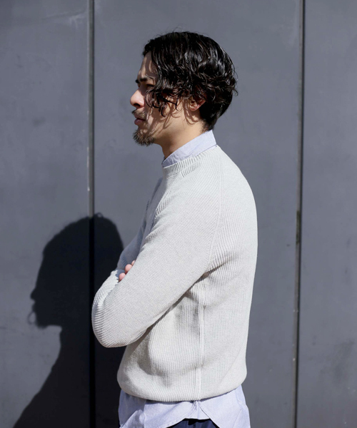 Denime（ドゥニーム）の「片畦クルーネックニット（ニット/セーター・メンズ・カーキ/グレー/ネイビー・MEDIUM/LARGE/X-LARGE）」の13枚目の写真