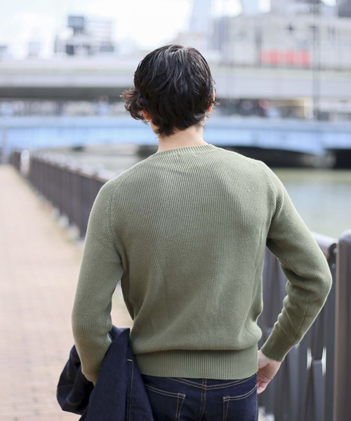 Denime（ドゥニーム）の「片畦クルーネックニット（ニット/セーター・メンズ・カーキ/グレー/ネイビー・MEDIUM/LARGE/X-LARGE）」の16枚目の写真