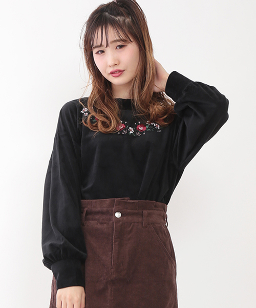 one after another NICE CLAUP(ワンアフターアナザーナイスクラップ)の「べロア刺繍PO(Tシャツ/カットソー・レディース・レッド系その他/ライトグレー/ブラック・FREE)」の2枚目の写真