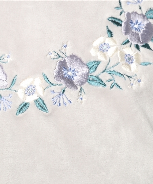 one after another NICE CLAUP(ワンアフターアナザーナイスクラップ)の「べロア刺繍PO(Tシャツ/カットソー・レディース・レッド系その他/ライトグレー/ブラック・FREE)」の10枚目の写真