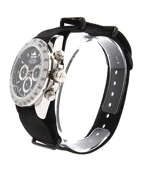 XLARGE（エクストララージ）の「OG CHRONOGRAPH WATCH（アナログ腕時計・メンズ・シルバー・ONE SIZE）」の2枚目の写真