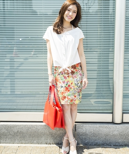 M Deux エムドゥ の 花柄タイトスカート スカート Wear