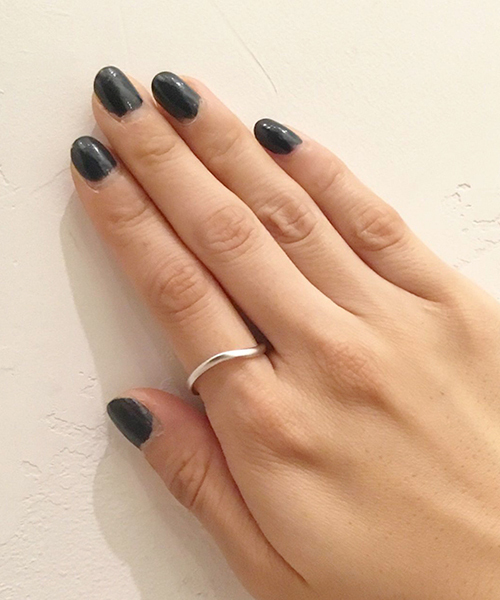 ear PAPILLONNER（イアパピヨネ）の「ウェーブリング（リング・レディース・シルバー/ゴールド・FREE）」の4枚目の写真