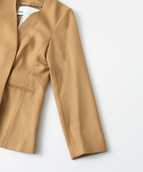 URBAN RESEARCH（アーバンリサーチ）の「TICCA×URBAN RESEARCH　別注ソリッドノーカラージャケット（ノーカラージャケット・レディース・キャメル・FREE）」の3枚目の写真