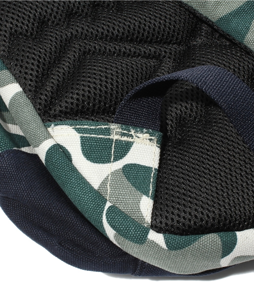 adidas Originals（アディダスオリジナルス）の「アディダス カモ柄 バックパック <BACK PACK>（バックパック/リュック・レディース・カモフラージュ・ONE SIZE）」の5枚目の写真