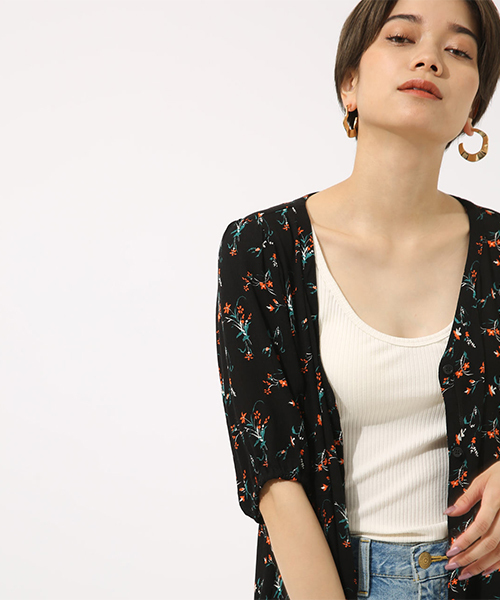 AZUL by moussy（アズールバイマウジー）の「花柄楊柳シフォンガウン（シャツ/ブラウス・レディース・ブラック系その他/レッド系その他/ブラック・MEDIUM/SMALL）」の11枚目の写真