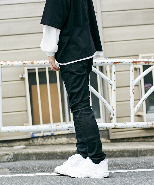 kutir（クティール）の「ultla stretch skinny /ウルトラストレッチ ダメージスキニーパンツ（デニムパンツ・メンズ・ブラック/ブラック系その他・SMALL/MEDIUM/LARGE）」の3枚目の写真