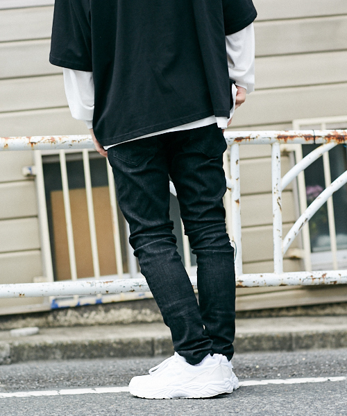 kutir（クティール）の「ultla stretch skinny /ウルトラストレッチ ダメージスキニーパンツ（デニムパンツ・メンズ・ブラック/ブラック系その他・SMALL/MEDIUM/LARGE）」の4枚目の写真