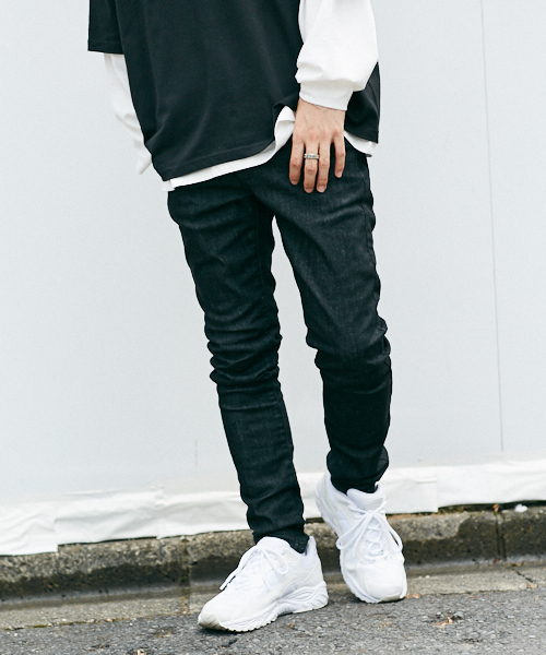 kutir（クティール）の「ultla stretch skinny /ウルトラストレッチ ダメージスキニーパンツ（デニムパンツ・メンズ・ブラック/ブラック系その他・SMALL/MEDIUM/LARGE）」の5枚目の写真