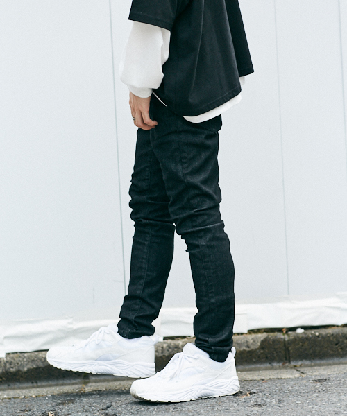 kutir（クティール）の「ultla stretch skinny /ウルトラストレッチ ダメージスキニーパンツ（デニムパンツ・メンズ・ブラック/ブラック系その他・SMALL/MEDIUM/LARGE）」の6枚目の写真