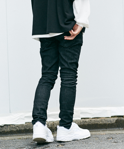 kutir（クティール）の「ultla stretch skinny /ウルトラストレッチ ダメージスキニーパンツ（デニムパンツ・メンズ・ブラック/ブラック系その他・SMALL/MEDIUM/LARGE）」の7枚目の写真
