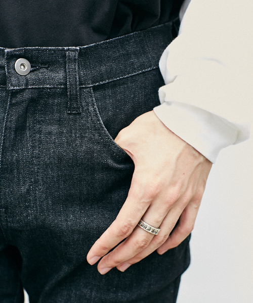 kutir（クティール）の「ultla stretch skinny /ウルトラストレッチ ダメージスキニーパンツ（デニムパンツ・メンズ・ブラック/ブラック系その他・SMALL/MEDIUM/LARGE）」の13枚目の写真