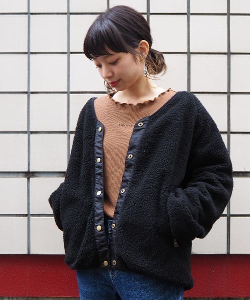 tiptop(ティップトップ)の「ボアナイロンリバーシブルブルゾン(ブルゾン・レディース・ブラック/オフホワイト/グレイッシュベージュ/キナリ・FREE)」の3枚目の写真