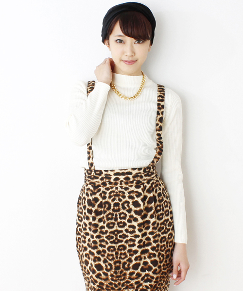 WEGO（ウィゴー）の「WEGO/リブハイネックニット（ニット/セーター・レディース・ブラック系その他/ブラック/オフホワイト/レッド/ネイビー/杢グレー/ブルー・FREE）」の2枚目の写真