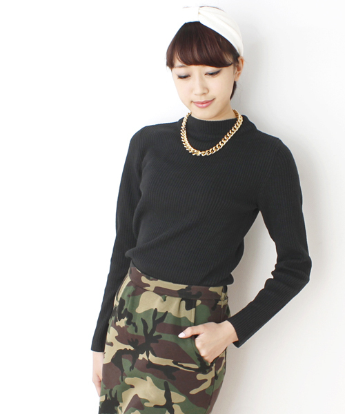 WEGO（ウィゴー）の「WEGO/リブハイネックニット（ニット/セーター・レディース・ブラック系その他/ブラック/オフホワイト/レッド/ネイビー/杢グレー/ブルー・FREE）」の3枚目の写真