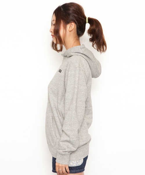 X-girl（エックスガール）の「BASIC SWEAT ZIP HOODIE（パーカー・レディース・ブラック/アッシュグレー/ネイビー/イエロー/ピンク・1/2）」の6枚目の写真