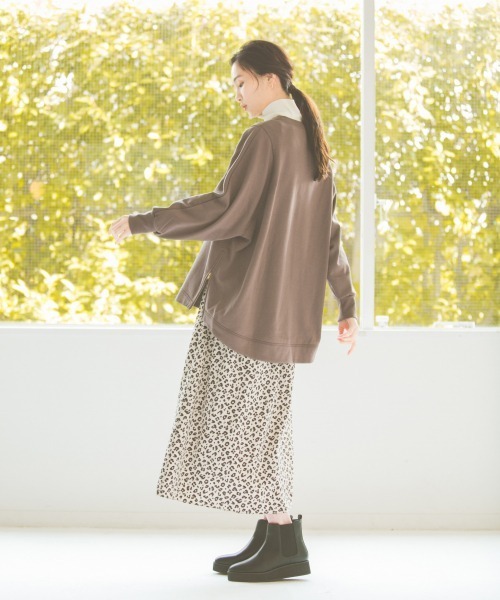 GLOBAL WORK(グローバルワーク)の「BEAUTEEクシュタートルプルオーバー/856556(Tシャツ/カットソー・レディース・ホワイト/ブラック/ブラウン系その他7/グリーン系その他3/ベージュ/ダークブラウン・SMALL/MEDIUM/LARGE)」の21枚目の写真