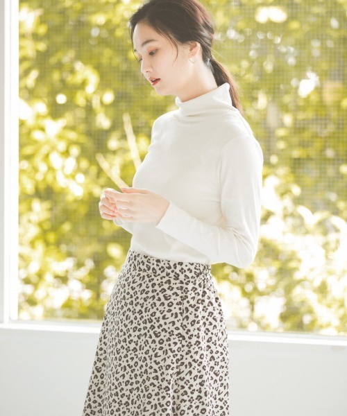 GLOBAL WORK(グローバルワーク)の「BEAUTEEクシュタートルプルオーバー/856556(Tシャツ/カットソー・レディース・ホワイト/ブラック/ブラウン系その他7/グリーン系その他3/ベージュ/ダークブラウン・SMALL/MEDIUM/LARGE)」の22枚目の写真