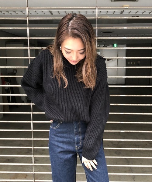 ENVYM（アンビー）の「オーバーサイズフーディーＫＮＩＴ（ニット/セーター・レディース・ブラック/ベージュ/グレー/ピンク・FREE）」の8枚目の写真