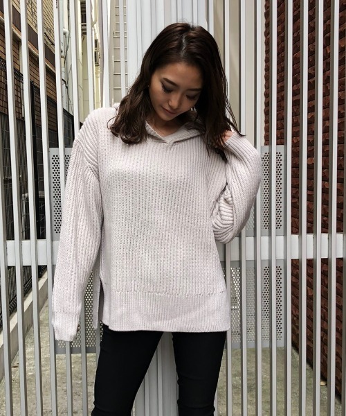 ENVYM（アンビー）の「オーバーサイズフーディーＫＮＩＴ（ニット/セーター・レディース・ブラック/ベージュ/グレー/ピンク・FREE）」の10枚目の写真