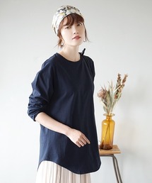 ラウンドヘムロングスリーブTシャツ