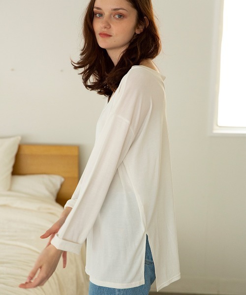 mangata（モンガータ）の「Slit long T-shirt（Tシャツ/カットソー・レディース・ホワイト・FREE）」の4枚目の写真