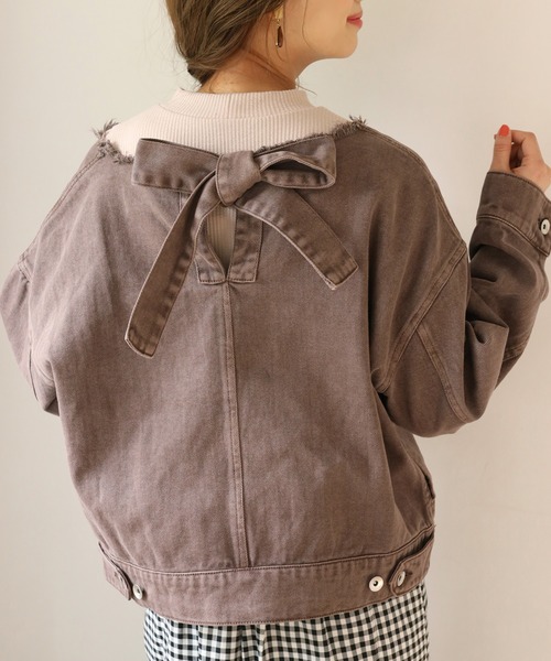 one after another NICE CLAUP（ワンアフターアナザーナイスクラップ）の「バックリボンGジャン（デニムジャケット・レディース・アイボリー/モカ/ネイビー・FREE）」の3枚目の写真