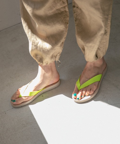 niko and...(ニコアンド)の「オリジナルカラータウンビーサン(サンダル・レディース・グレー/ベージュ/イエロー/ピンク・SMALL/MEDIUM/LARGE)」の4枚目の写真