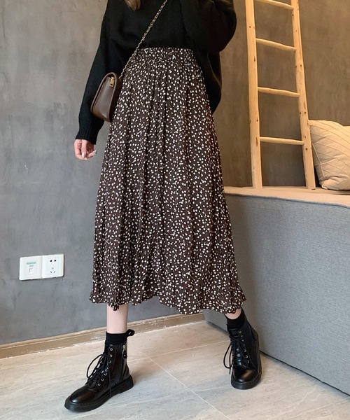 KOR（ケーオーアール）の「小花柄ロングスカート（スカート・レディース・ブラック/ブラウン・S/M/L/XL）」の2枚目の写真