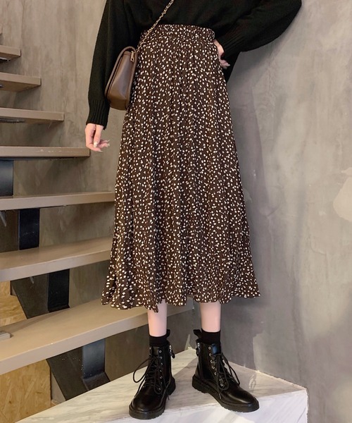 KOR（ケーオーアール）の「小花柄ロングスカート（スカート・レディース・ブラック/ブラウン・S/M/L/XL）」の4枚目の写真