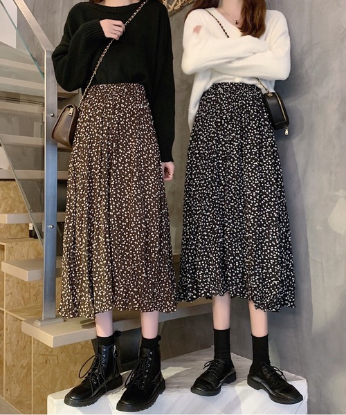 KOR（ケーオーアール）の「小花柄ロングスカート（スカート・レディース・ブラック/ブラウン・S/M/L/XL）」の3枚目の写真