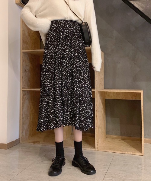 KOR（ケーオーアール）の「小花柄ロングスカート（スカート・レディース・ブラック/ブラウン・S/M/L/XL）」の7枚目の写真