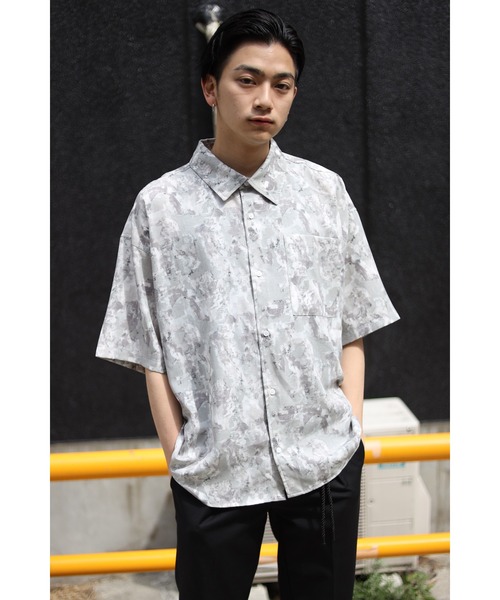 CREARE -LINO-（クレアーレリノ）の「総柄ビックシルエットシャツ<ユニセックス>（シャツ/ブラウス・メンズ・グリーン/ブルー・L/M）」の2枚目の写真