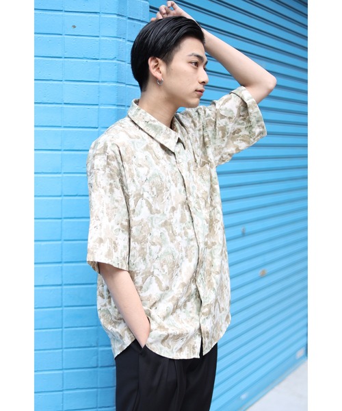 CREARE -LINO-（クレアーレリノ）の「総柄ビックシルエットシャツ<ユニセックス>（シャツ/ブラウス・メンズ・グリーン/ブルー・L/M）」の3枚目の写真