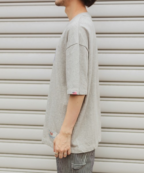 CIAOPANIC TYPY（チャオパニックティピー）の「USAコットンカレッジロゴ刺繍TEE（Tシャツ/カットソー・メンズ・グレー/オフホワイト/グリーン・MEDIUM/LARGE）」の8枚目の写真