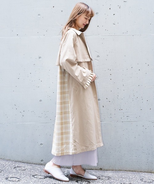 AS KNOW AS PINKY（アズノゥアズピンキー）の「チェックプリーツトレンチ（トレンチコート・レディース・ベージュ/オフホワイト・FREE）」の2枚目の写真