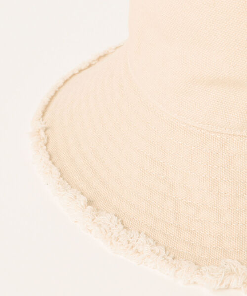 BEAMS HEART（ビームスハート）の「newhattan / フリンジブリム バケットハット（ハット・メンズ・ブラック/オフホワイト・ONE SIZE）」の5枚目の写真