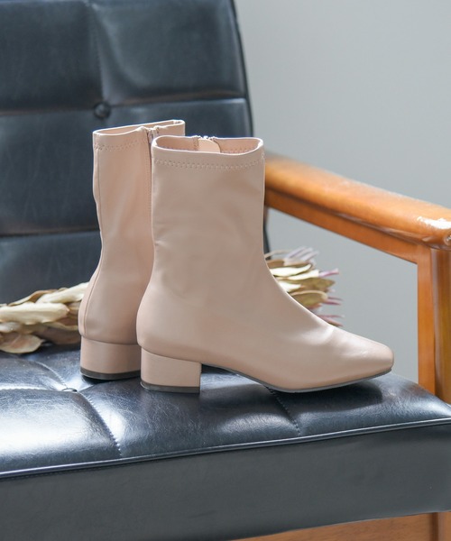 NOFALL(ノーフォール)の「スクエアトゥストレッチミディアムブーツ(ブーツ・レディース・ブラック/アイボリー/モカ/グレー系その他/グリーン系その他/グレイッシュベージュ・LL/3L/SS/S/M/L)」の4枚目の写真