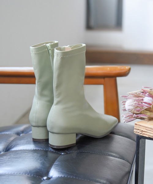 NOFALL(ノーフォール)の「スクエアトゥストレッチミディアムブーツ(ブーツ・レディース・ブラック/アイボリー/モカ/グレー系その他/グリーン系その他/グレイッシュベージュ・LL/3L/SS/S/M/L)」の6枚目の写真