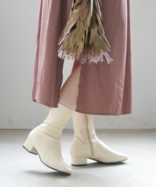 NOFALL(ノーフォール)の「スクエアトゥストレッチミディアムブーツ(ブーツ・レディース・ブラック/アイボリー/モカ/グレー系その他/グリーン系その他/グレイッシュベージュ・LL/3L/SS/S/M/L)」の18枚目の写真