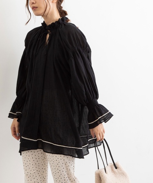 POU DOU DOU（プードゥドゥ）の「空羽コットンギャザースモック（シャツ/ブラウス・レディース・ブラック/オフホワイト・3）」の9枚目の写真