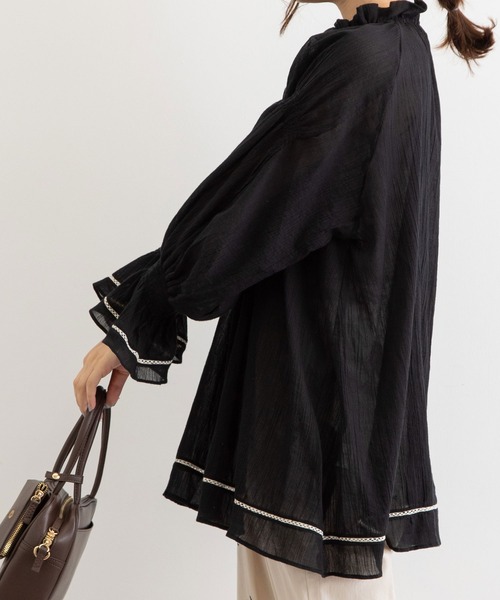 POU DOU DOU（プードゥドゥ）の「空羽コットンギャザースモック（シャツ/ブラウス・レディース・ブラック/オフホワイト・3）」の12枚目の写真